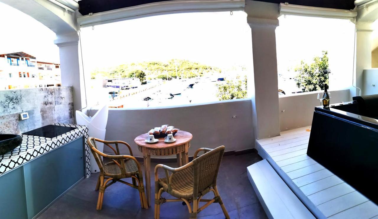 Bed and Breakfast Relais Du Port Santa Teresa di Gallura Esterno foto